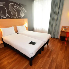 Отель ibis Edinburgh Centre South Bridge - Royal Mile 3* Стандартный номер с разными типами кроватей фото 3