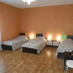 Hostel Skazka In Tolmachevo Кровати в общем номере с двухъярусными кроватями фото 8
