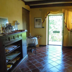 Отель Agriturismo La Terrazza sul Bosco Здание Barolo питание