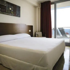 Отель Apartamentos del Mar - Adults Only Испания, Кальпе - отзывы, цены и фото номеров - забронировать отель Apartamentos del Mar - Adults Only онлайн комната для гостей фото 4
