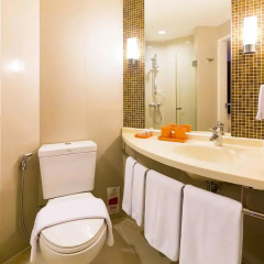 Отель Ibis Bangkok Riverside ванная