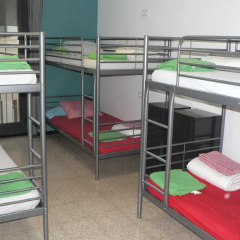 Hostel Figueres Кровать в общем номере с двухъярусной кроватью фото 2