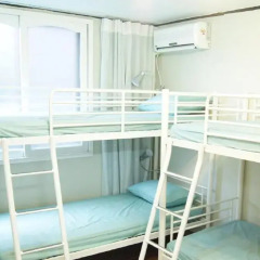 Отель Come On Guesthouse Myeongdong Стандартный семейный номер с двуспальной кроватью фото 4