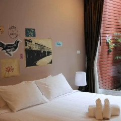 Отель Feung Nakorn Balcony Rooms and Cafe 3* Люкс Премиум фото 5