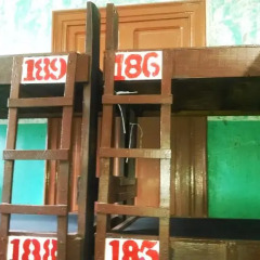 Отель Hospedaje La Colonial Кровать в мужском общем номере