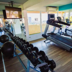 Отель Atlantis Condo Jomtien Pattaya By New Паттайя фитнесс-зал
