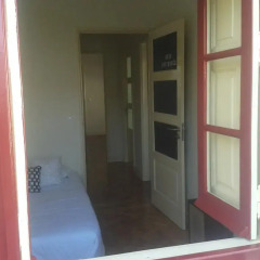 Апартаменты StayIN Oporto Musica Guest Apartment Стандартный номер двуспальная кровать (общая ванная комната)