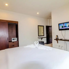 Отель Baan Yuyen Karon Guesthouse 2* Улучшенный номер разные типы кроватей фото 6