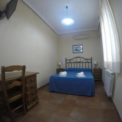 Отель Hostal El Pilar Стандартный номер с двуспальной кроватью фото 17