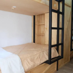 Buff Hostel Кровать в общем номере с двухъярусной кроватью