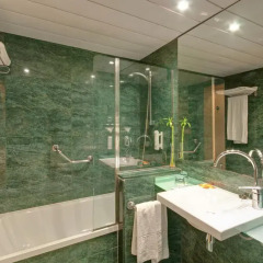 Отель Tryp Port Cambrils 4* Улучшенный номер с различными типами кроватей фото 2