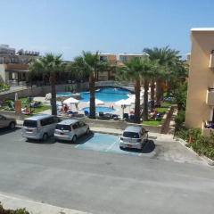 Апартаменты Pagona Holiday Apartments парковка