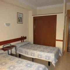Отель Hostal Guillot Стандартный номер фото 4
