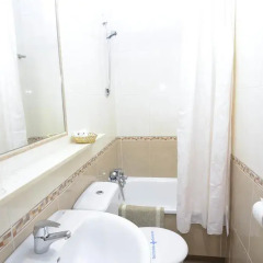 Отель Hostal Edreira Стандартный номер с различными типами кроватей фото 5