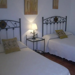 Отель Hostal El Canario Стандартный номер с различными типами кроватей фото 5