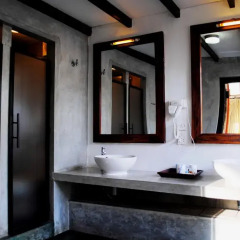 Отель Thilanka Resort and Spa ванная