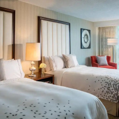 Отель Renaissance Newark Airport Hotel США, Элизабет - отзывы, цены и фото номеров - забронировать отель Renaissance Newark Airport Hotel онлайн балкон