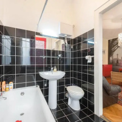 Апартаменты Parliament Apartment Downtown ванная