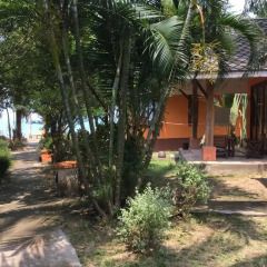Отель Adarin Beach Resort 3* Улучшенное бунгало с различными типами кроватей фото 17