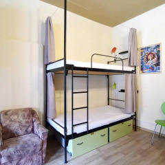 Little Quarter Hostel Кровать в общем номере с двухъярусной кроватью фото 2