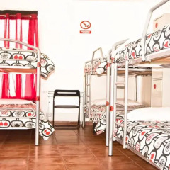 Las Musas Hostel Кровать в общем номере с двухъярусной кроватью фото 2