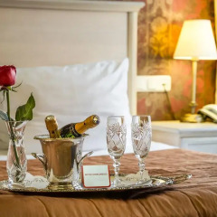 IMPERIAL Hotel & Restaurant 5* Улучшенный номер