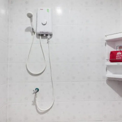 Отель ZEN Rooms Naka Phuket Улучшенный номер