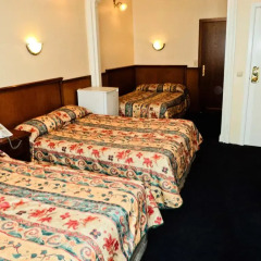 Hotel Continental Gare du Midi 2* Стандартный семейный номер с разными типами кроватей фото 2