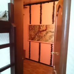 Hostel Kamin сейф в номере