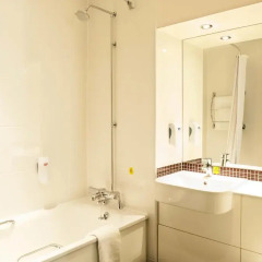 Отель Premier Inn London Southwark (Bankside) Великобритания, Лондон - отзывы, цены и фото номеров - забронировать отель Premier Inn London Southwark (Bankside) онлайн ванная