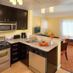 Отель TownePlace Suites by Marriott Saskatoon 3* Студия с различными типами кроватей фото 2