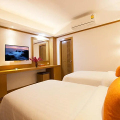 Chabana Kamala Hotel 4* Улучшенный номер с двуспальной кроватью фото 8