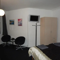 Hotel Jørgensen 2* Стандартный номер с двуспальной кроватью (общая ванная комната)