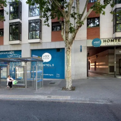 Отель Woo Travelling Plaza de Oriente Homtel парковка