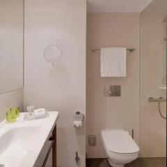 Отель Holiday Inn Frankfurt - Alte Oper 4* Стандартный номер с различными типами кроватей фото 7