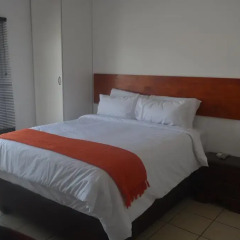 Отель Zanville Bed And Breakfast Габороне комната для гостей фото 2