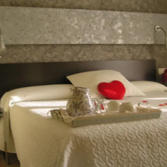 Отель Aqua Luna Spa в номере