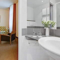 Отель IntercityHotel Berlin Ostbahnhof ванная