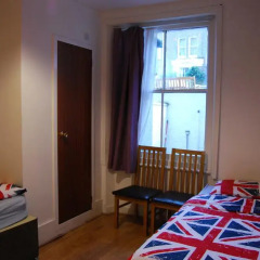 Отель Saint James Backpackers Стандартный номер с 2 отдельными кроватями фото 2