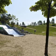 Отель Apartmenthouse Berlin - Am Görlitzer Park спортивное сооружение