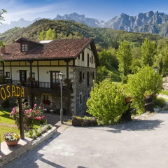 Hotel Rural Posada San Pelayo парковка