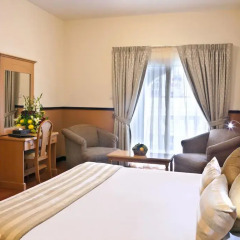 Landmark Plaza Hotel комната для гостей фото 7