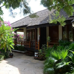 Thazin Garden Hotel 3* Номер Делюкс с различными типами кроватей фото 2