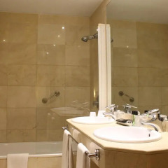 Отель Aparthotel Mariano Cubi Barcelona 4* Апартаменты с различными типами кроватей фото 7