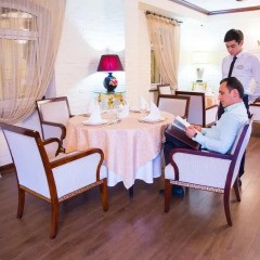 Sharq Hotel питание