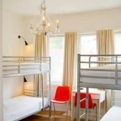 Отель Marken Guesthouse Кровать в мужском общем номере фото 12