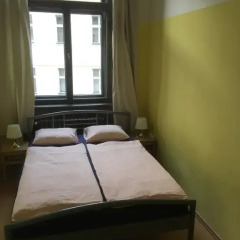 Hostel EMMA Стандартный номер с двуспальной кроватью (общая ванная комната) фото 13