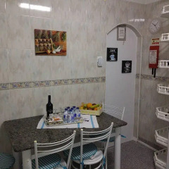 Отель Yellow House - Holiday's House питание