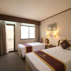 Asian Hotel 3* Улучшенный номер с 2 отдельными кроватями фото 2