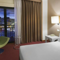 Отель Holiday Inn Madrid - Calle Alcala 4* Люкс с различными типами кроватей фото 2